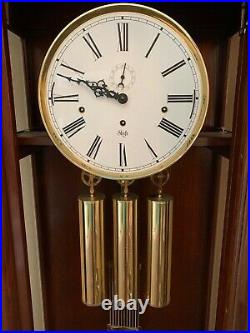 Beautiful and great sounding Sligh Grandfather Clock in excellent condition