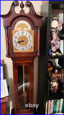 Colonial Mfg. CO Grandfather clock model 1688W