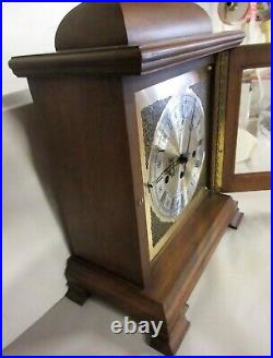 Fine Hamilton Wheatland Quarter Chime Mantel Clock With 340-020 Movement. Runs