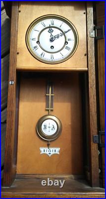 HOWARD MILLER Model #612-462 Westminster Chime Key Wind Pendulum Wall Clock