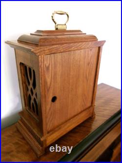 HOWARD MILLER OAK 635-126 Albany Mantel Clock Quartz Kieninger Dual Chime Mvt