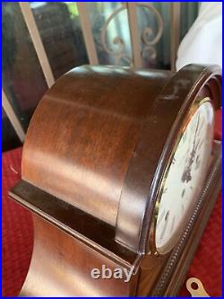 Howard Miller Mantel Clock 1050-020 Zeeland Michigan 2 Jewels Germany