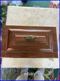 Howard Miller Thomas Tompion Cherry Mantle Clock 612-436 Triple Chime with Key