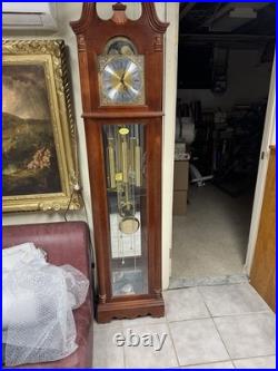 Howard Miller Vintage Grandfather Clock Wood Illuminated Furniture Model#610-739 Howard Miller Vintage Grandfather Clock Wood Illuminated Furniture Model#610-739