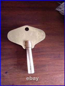 Perivale Anvil Art Decor Westminster Chime 8 Day Mantle Clock Working Key V G C Perivale Anvil Art Decor Westminster Chime 8 Day Mantle Clock Working Key V G C