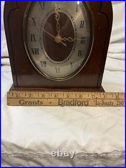 Revere Telechron Chiming Electric Clock. Model R 953 Working clock and chime