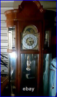 Ridgeway Richardson I I Curio Grandfather Clock Model 9702 perfect condition
