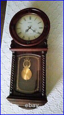 Seiko Mahonay Finish Case Wall Clock, Chimes, Beautiful Piece