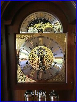 Sligh Grandfather Clock mahogany and inlaid early 1990 works great