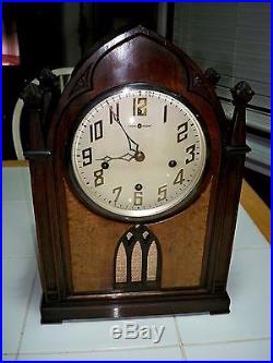 VINTAGE New Haven Abbey Westminster chime Gothic style mantle clock (very nice)