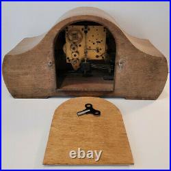 Vintage 1950's Walnut Art Deco Westminster Chiming Mantel Clock (Early 20th)