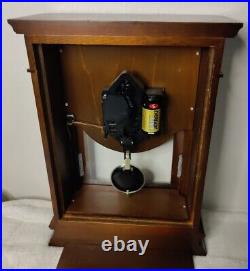 Vintage Bulova Abbeville Mantel Pendelum Clock Chimes B1909