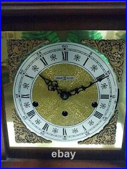 Vintage Howard Miller 050-020 Three-Way Chime Westminster Mantle Clock with Key