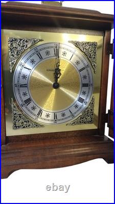 Vintage Howard Miller Graham Bracket Quartz Mantel Clock Battery Chime