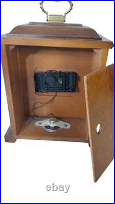 Vintage Howard Miller Graham Bracket Quartz Mantel Clock Battery Chime