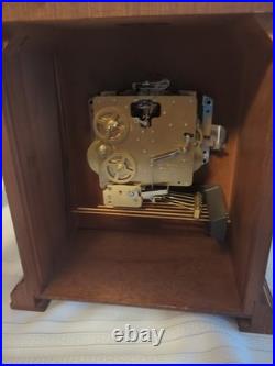 Vintage Howard Miller West Chime Key Wind Mantel Clock Model 613-182