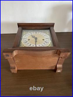 Vintage Howard Miller Zeeland Michigan 2 Jewels Unadjusted Mantle Clock with Key
