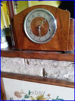 Westminster chimes vintage Walnut mantel clock