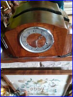 Westminster chimes vintage Walnut mantel clock