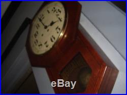 'howard Miller'' Beautiful Shape, Solid Oak, Westminster-chime Pendulum Wall Cloc